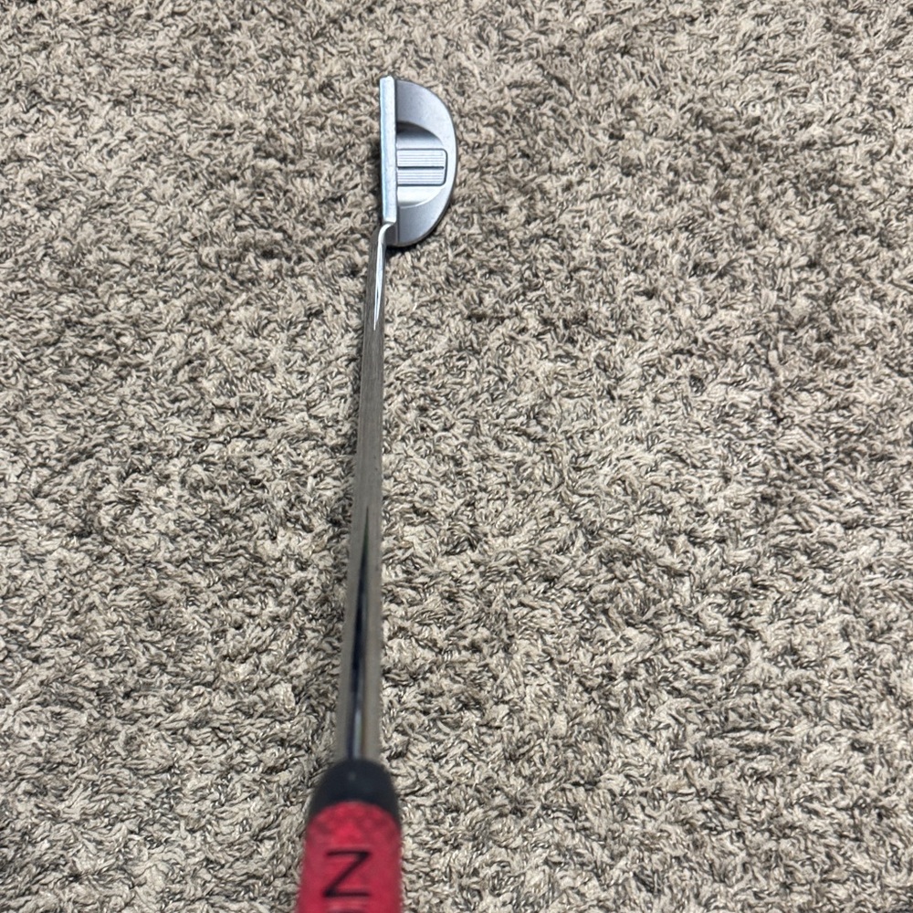 Titleist Scotty Cameron GOLO Putter with Silver and Red - Picture 5 of 12